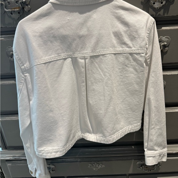 ZARA White cropped jeans jacket with gold buttons NWT SIZE: Small - Picture 5 of 5
